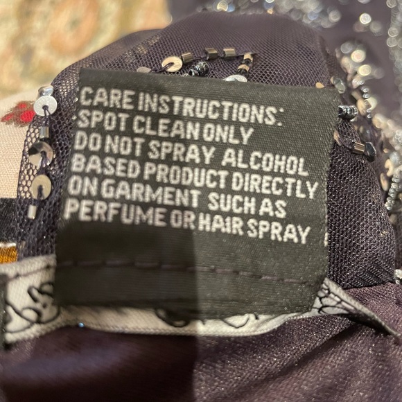 Wedding gown - Picture 7 of 7